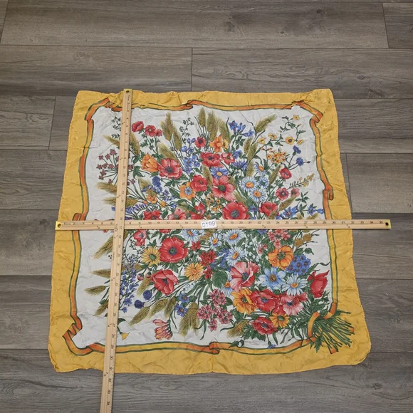 Vtg Gucci 100% Silk Scarf Made In Italy Floral Bouquet Design - Picture 5 of 16